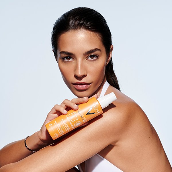 VICHY SUNSCREEN CAPITAL SOLEIL SPF50+ FLUID SPRAY 200ML - Image 4